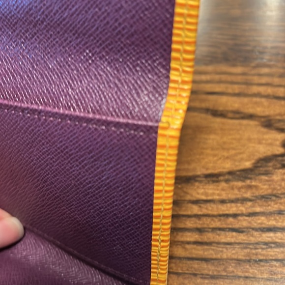 Louis Vuitton 1996 Epi Leather 6 Key Holder Wallet - Picture 15 of 16